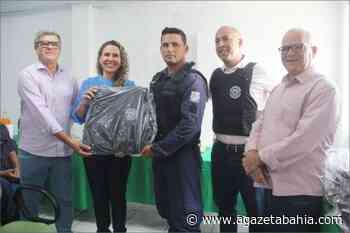 Prefeita Cordélia Torres entrega coletes balísticos para a Guarda Civil Municipal - aGazeta Bahia