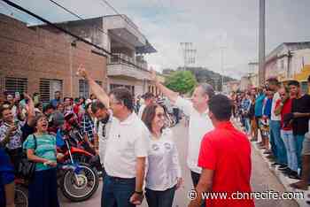 Prefeita de Escada faz grande ato para formalizar apoio a Danilo - CBN Recife