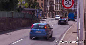 Pforzheim im Schilderwald: Umsetzung von Tempo 30 sorgt für Unmut und Chaos - Pforzheim - Pforzheimer Zeitung