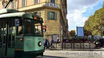 Smarrisce borsa sul tram, autista Atac la riconsegna alla proprietaria