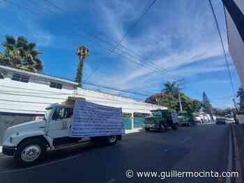 Protestan camioneros en la Secretaría de Obras Públicas de Cuernavaca; exigen que les paguen adeudos - La Crónica de Morelos | Noticias - Noticias de Morelos - La Crónica de Morelos