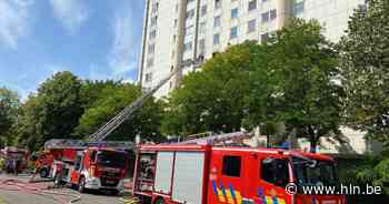 Brand in flatgebouw aan Watersportbaan: 40 bewoners geëvacueerd, 2 slachtoffers afgevoerd - Het Laatste Nieuws
