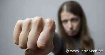 Erlangen: Frau mit 2,6 Promille im Blut tritt Polizisten auf offener Straße - inFranken.de