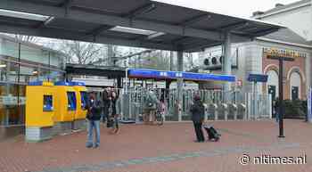 Dutch public transport to accept bank card payments for tickets from end-2022 - NL Times