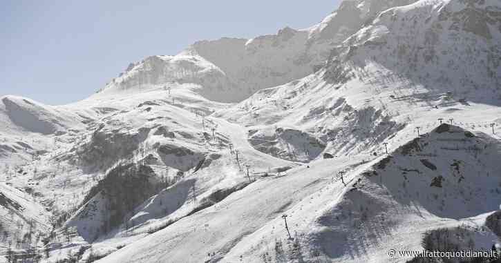 Monte Bianco, il sindaco di Saint-Gervais: “Scalare è pericoloso, chi vuole arrivare in cima paghi 15mila euro di cauzione”