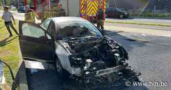 Auto brandt volledig uit bij Esso benzinestation aan Krijgsbaan - Het Laatste Nieuws