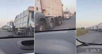 Coda infinita di camion alla discarica di Lentini - Quotidiano di Sicilia