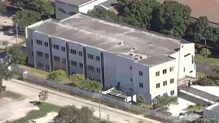 Parkland Jury Makes Rare Visit to School Building Where Shooting Unfolded