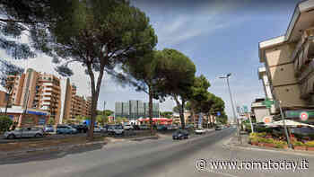 Incidente via Tiburtina: si scontra con scooter e scappa con l'auto