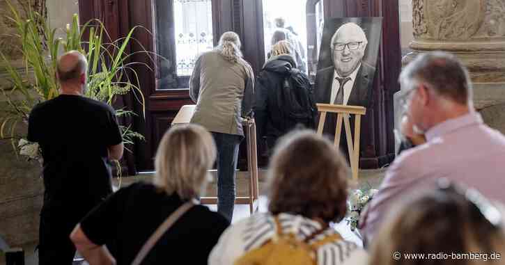 Fußball-Idol Uwe Seeler im engsten Familienkreis beigesetzt