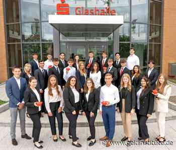 Sparkasse Hildesheim begrüßt 27 Berufsstarter - Geldinstitute