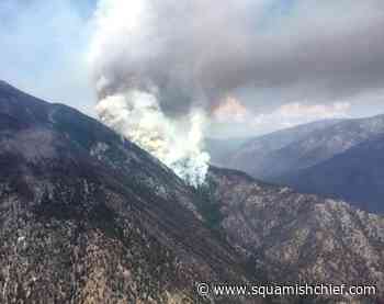 B.C. firefighters deploy controlled burns to contain blaze in Okanagan - Squamish Chief