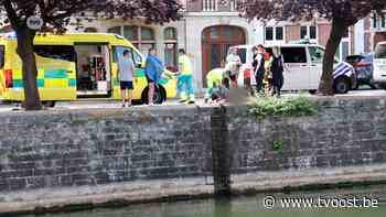 Dendermonde: vrouw valt in Dender, maar wordt gered door omstaander en politie - TV Oost