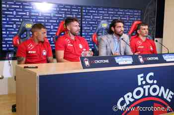 Presentati i primi nuovi acquisti - F.C. Crotone