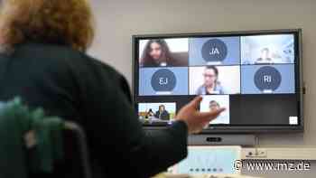 Moderne Lernverfahren: Analog, digital oder hybrid - die Kreisvolkshochschule des Salzlandkreises geht neue Wege - Mitteldeutsche Zeitung