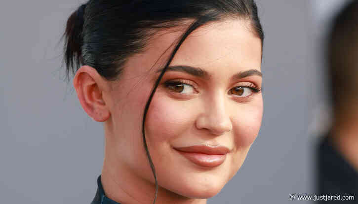 Kylie Jenner Defends Lab Photos, Slams Cosmetic Developer for 'Spreading False Information' About Her