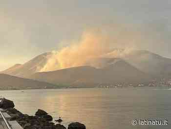 DEVASTANTE INCENDIO A FORMIA - Latina Tu