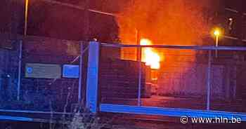 Perscontainer in lichterlaaie in containerpark Borgerhout | Antwerpen | hln.be - Het Laatste Nieuws