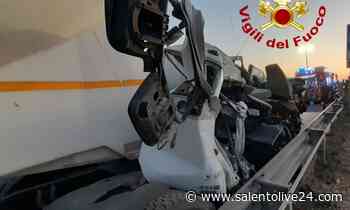 Scontro fra mezzi pesanti all’alba, un ferito - Salentolive24