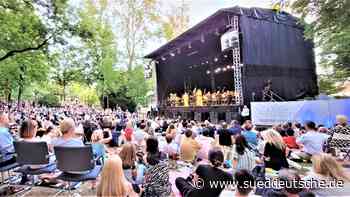 Bayreuth: Tausende beim Klassik-Open-Air auf dem Grünen Hügel - Süddeutsche Zeitung - SZ.de