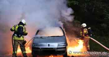 Herzogenaurach: Knallgeräusche sorgen für Aufregung - Auto geht in Flammen auf