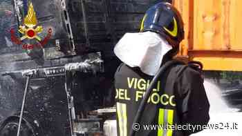 A26 Km 19, incendio autocarro. Intervento dei VVF Ovada e Genova, nessun ferito - Telecity News 24