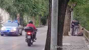 Sulmona, ubriaco rischia di essere investito: messo in salvo da un agente - Abruzzo Cityrumors