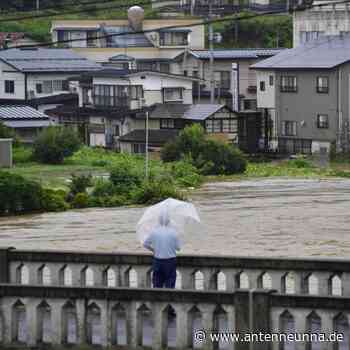 Überschwemmungen in Japan nach heftigem Regen - Antenne Unna