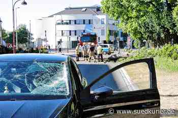 Villingen-Schwenningen: Auf dem Innenring: Junges Paar im Auto beinahe von Baumteilen erschlagen - SÜDKURIER Online