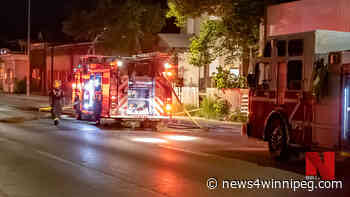 Firefighters respond to multiple vehicles on fire on Selkirk Avenue - NEWS4.ca