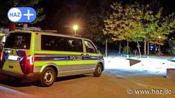 Raub am Küchengartenplatz: 37-Jähriger verfolgt Täter und wird von Fluchtauto mitgeschleift