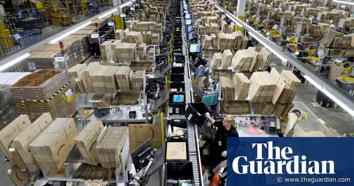 Amazon staff in Essex protest for second day as dispute over 35p pay rise spreads
