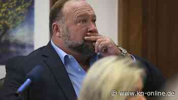 Wie man mit Verschwörungsmythen Geld macht - und es wieder verliert