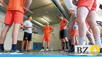 Erst schwitzen, dann anfeuern: Grizzlys-Teambuilding beim VfL