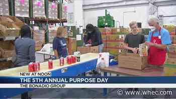 Employees at Bonadio Group volunteer at Foodlink