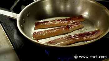 Chef Reviews Plant-Based Steak, Bacon, Chicken Breast and More video     - CNET