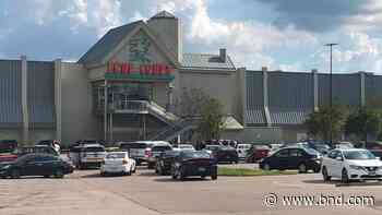 Fairview Heights police, mall security battle fire at St. Clair Square food court - Belleville News-Democrat