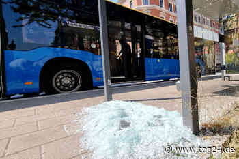 Blinde Zerstörungswut! Mehrere Scheiben von Bushaltestellen in Chemnitz eingeschlagen - TAG24