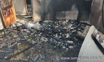 Residência é parcialmente destruída por incêndio em Sorriso - Só Notícias