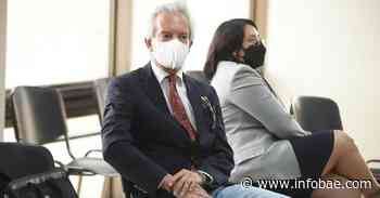 El periodista guatemalteco perseguido por el Gobierno, José Zamora, cumple una semana preso a la espera de una audiencia - Infobae America