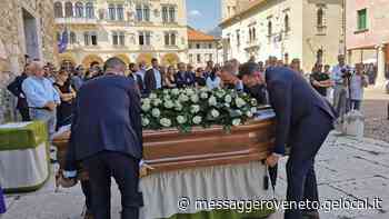 Ciao Direttore, l'ultimo saluto a Omar Monestier nella sua Belluno - Il Messaggero Veneto