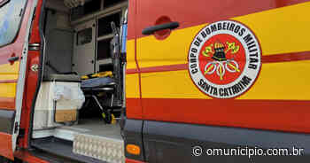 Duas mulheres ficam feridas em acidente entre carro e moto em Brusque - O Município