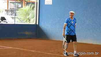 Tenista mais velho de Brusque completa 80 anos e não pensa em abandonar as quadras - O Município