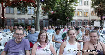 Endlich wieder Filme im Freien: Auftakt vom Open-Air-Kino in Pforzheim - Pforzheim - Pforzheimer Zeitung
