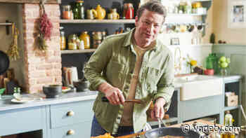 Jamie Oliver Cooks Up Two Shows for Channel 4 – Global Bulletin - Variety