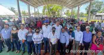 Entrega de tarjetas bancarias a beneficiarios del programa de apoyo BIENPESCA en Macuspana - Diario Presente