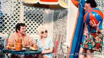 Tourists by Lucy Lethbridge review — a history of the British on holiday - The Times