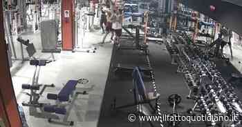 Aggredita in palestra a Pescara: 50enne la colpisce con calci e pugni e tenta di lanciarle un peso addosso - Il Fatto Quotidiano