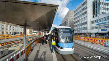 Straßenbahn Ulm: Fahrgast blockiert Tür und attackiert anderen Mann - SWP