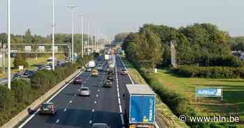 Ongeval op de E34 richting Eindhoven ter hoogte van Ranst: verkeer over de pechstrook - Het Laatste Nieuws